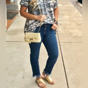 KanCan size 5 button fly distressed skinny cropped jeans